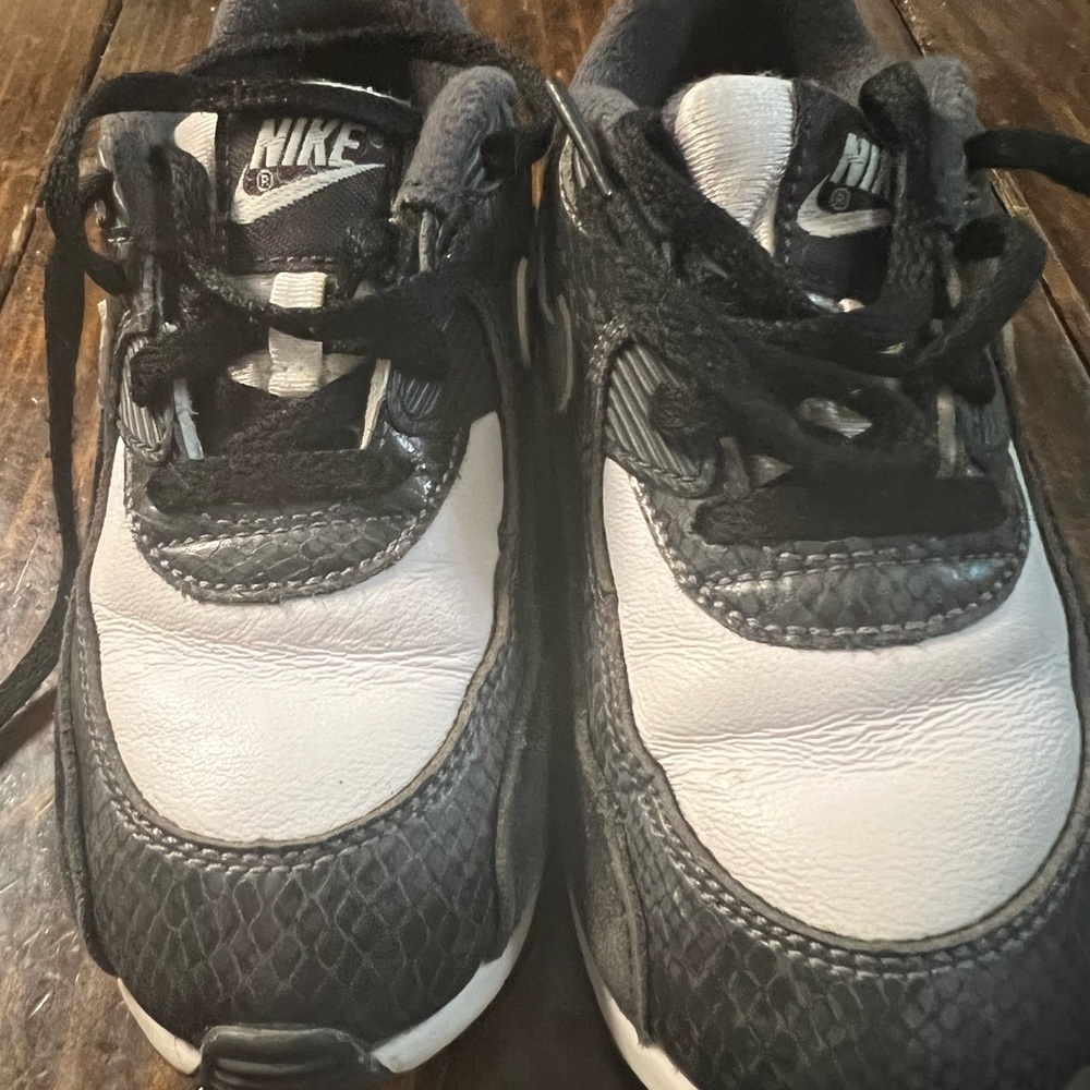 Toddler Boys 10 C Nike Air shoes